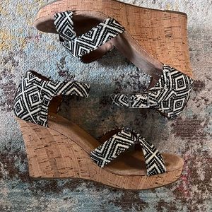 Toms platform wedge sandals